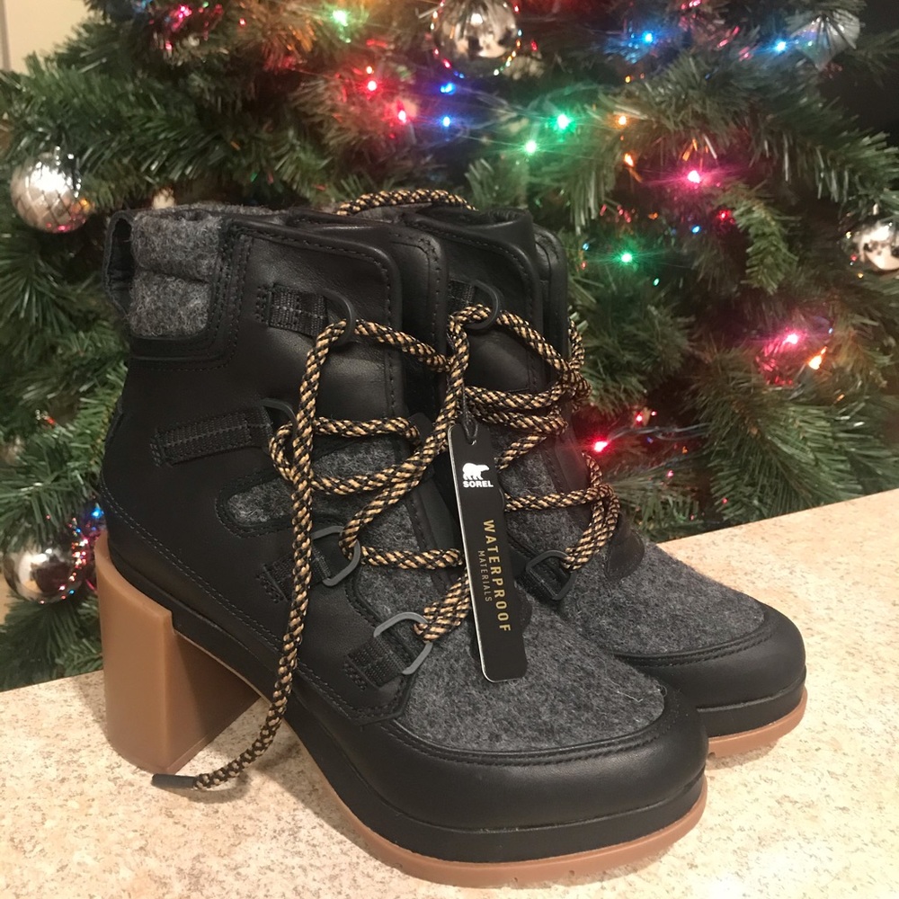 *NWT* Women’s Sorel Booties Size 6.5